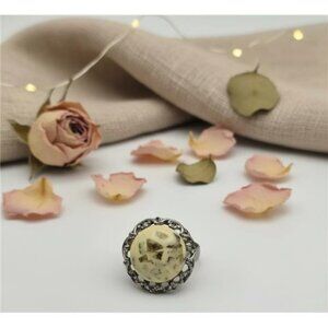 Vintage Confetti Lucite Dome Ring Silver Tone Filigree Statement 23.3mm Size 8